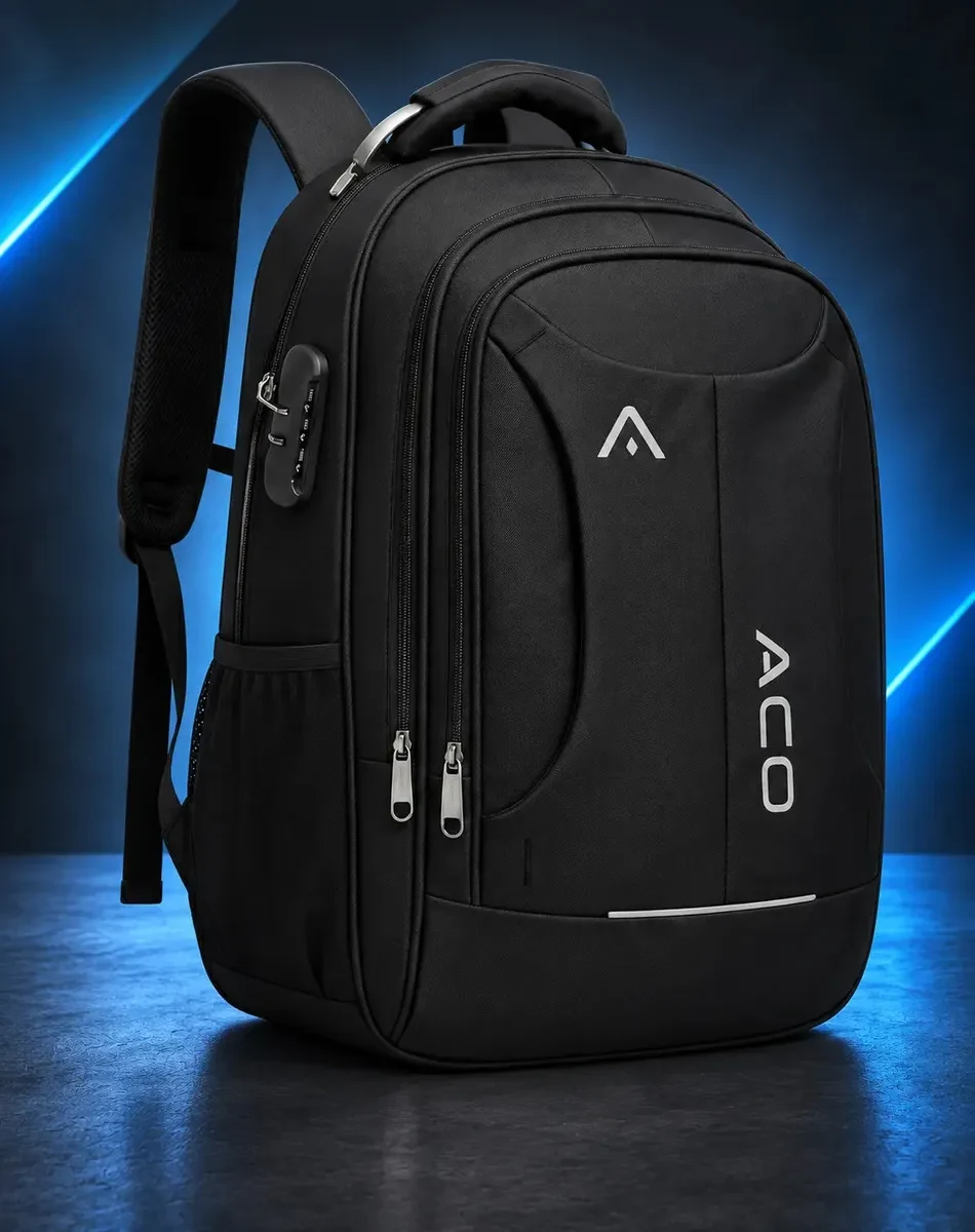 Mochila preta para turismo urbano com zíperes frontais e trava lateral